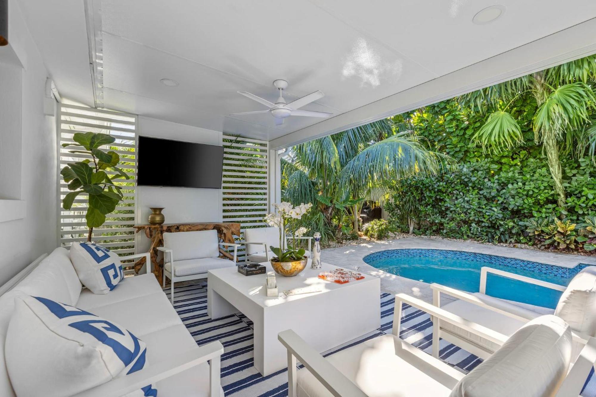New! Luxurious Villa With Pool In غرب شاطئ بالم المظهر الخارجي الصورة