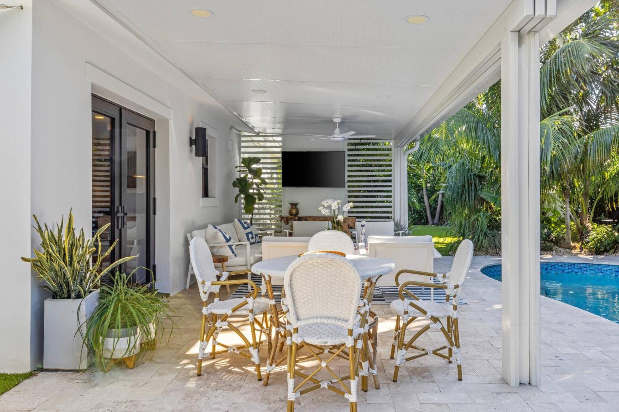 New! Luxurious Villa With Pool In غرب شاطئ بالم المظهر الخارجي الصورة